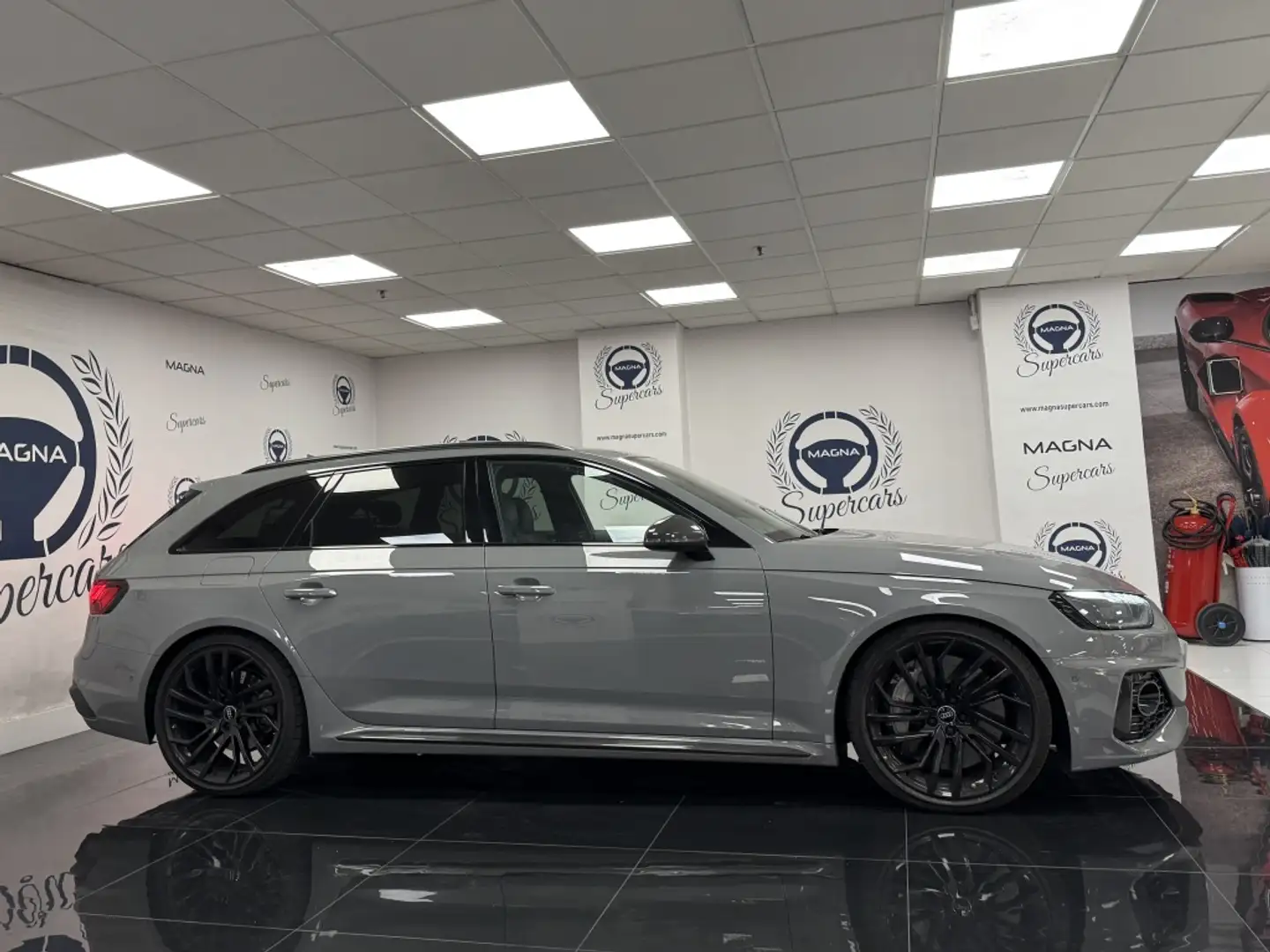Audi RS4 Avant TFSI quattro tiptronic Gris - 2