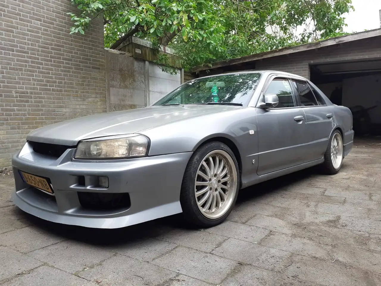 Nissan Skyline GT-V (RB25DE, Sedan), foto 3