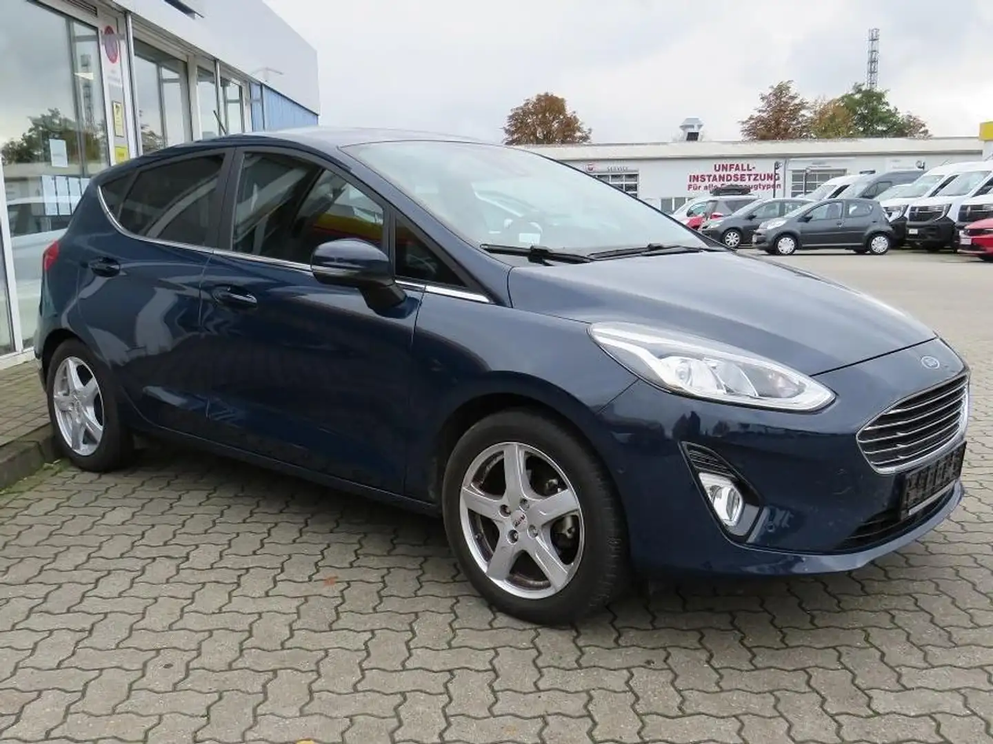 Ford Fiesta Titanium Blau - 2