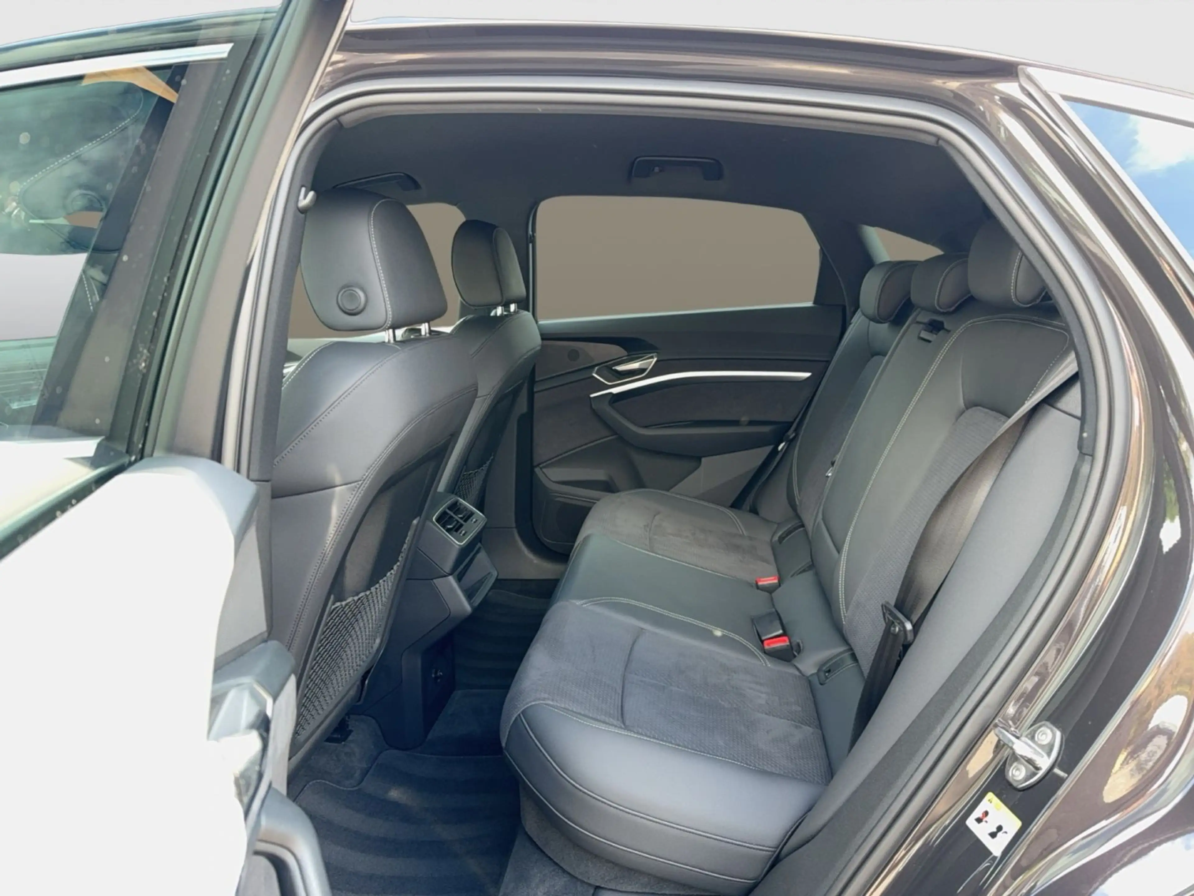Audi Q8 e-tron 50 advanced AHK TOUR — photo 13