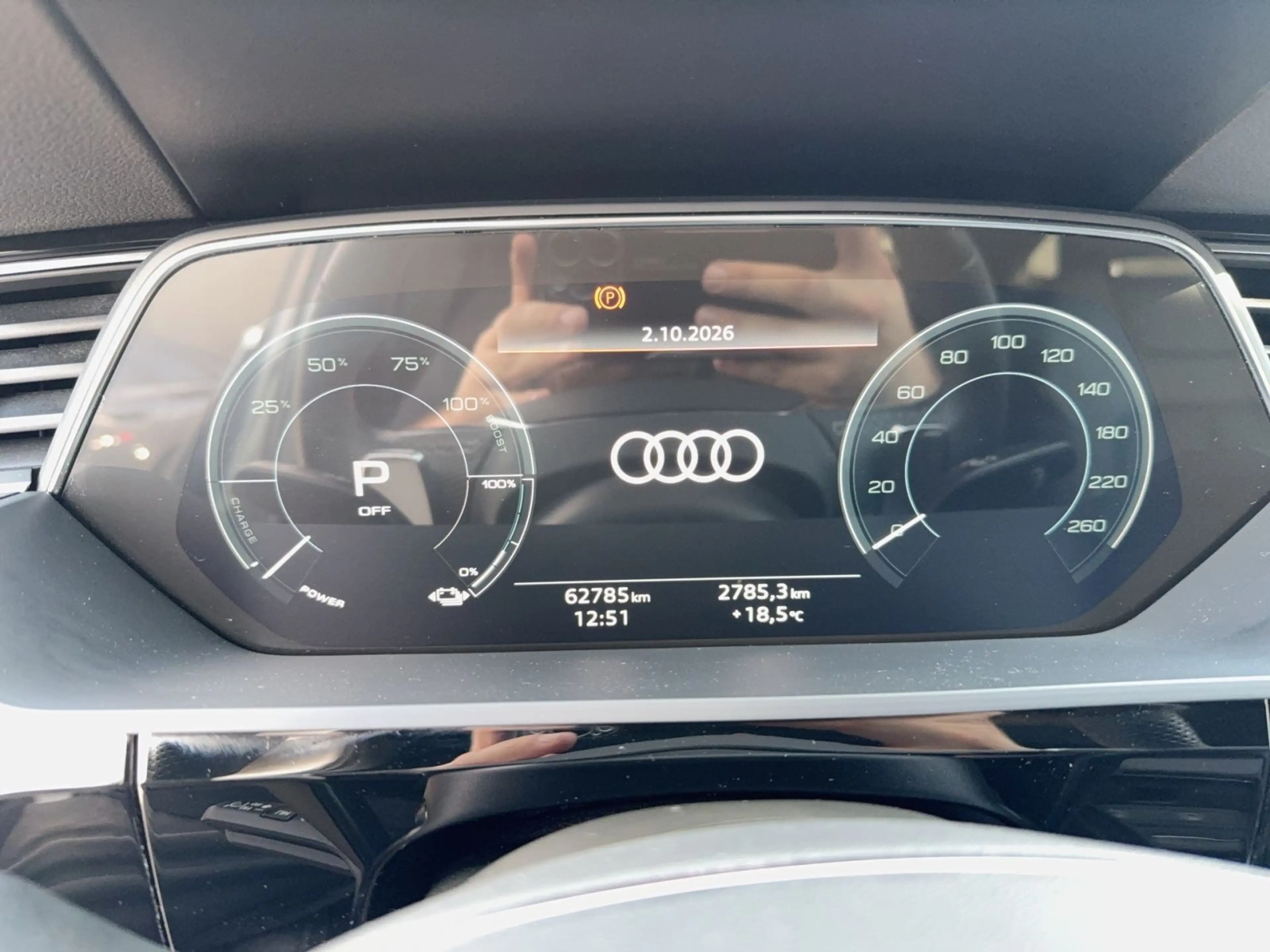 Audi Q8 e-tron 50 advanced AHK TOUR — photo 11