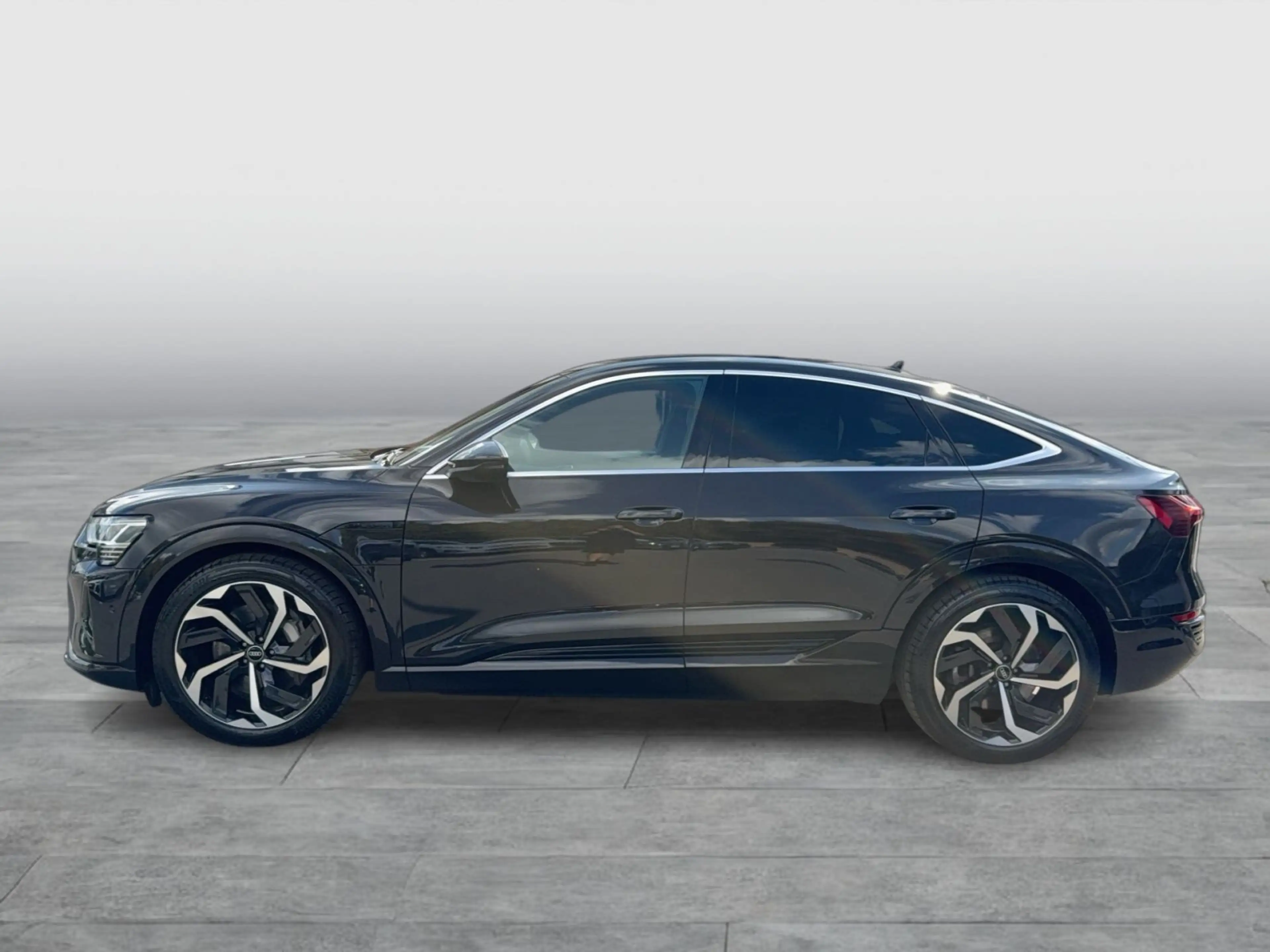 Audi Q8 e-tron 50 advanced AHK TOUR — photo 3