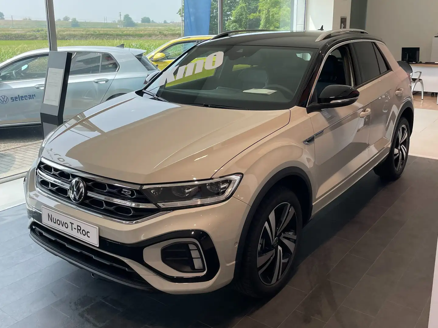 Volkswagen T-Roc 2.0 tdi R-Line Plus 115cv Beige - 1