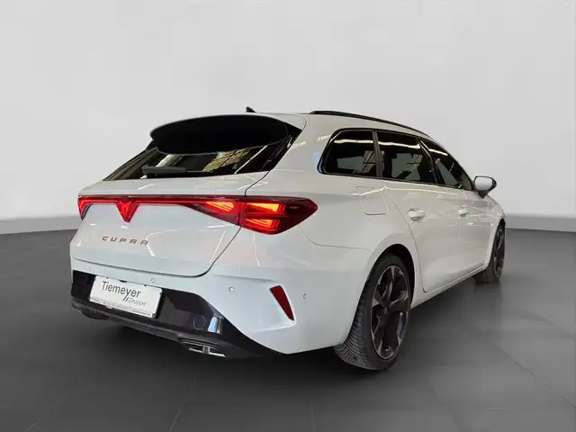Cupra Leon view 3