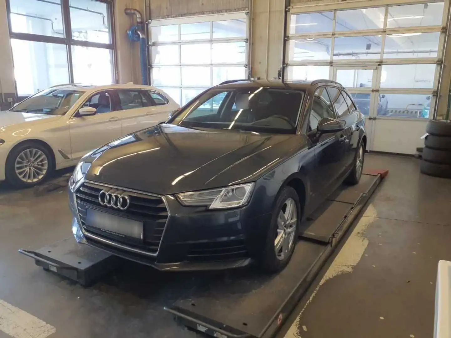Audi A4 Avant 35 TFSI - Navi - Panorama -HuD Grau - 1