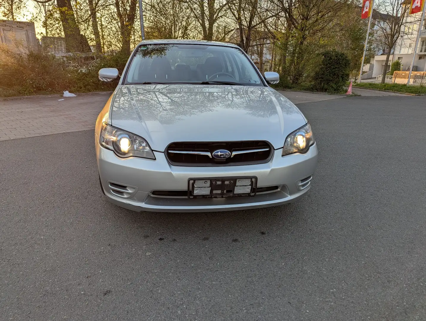 Subaru Legacy 2.5 Srebrny - 2