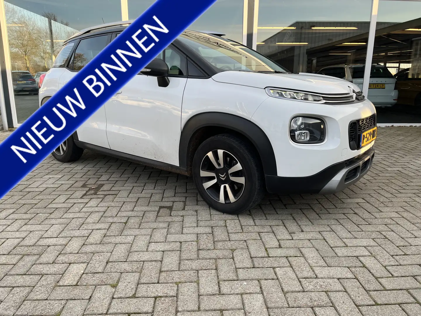 Citroen C3 Aircross 1.2 PureTech S&S Shine Automaat / HUD / Schuif-kan Wit - 1