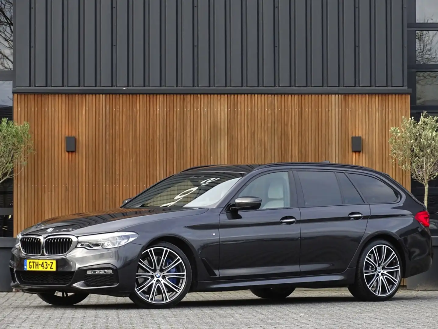 BMW 540 5-serie touring 540i 340PK / Individual / M-Sport Blanc - 1