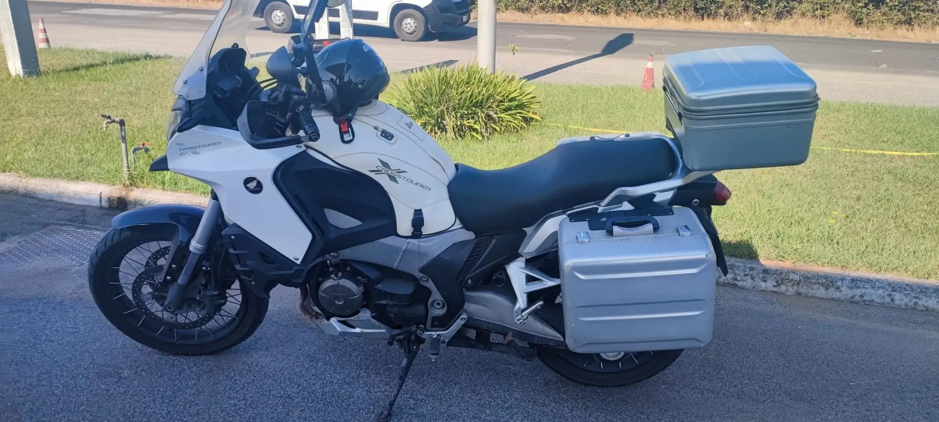 Honda Crosstourer Білий - 1