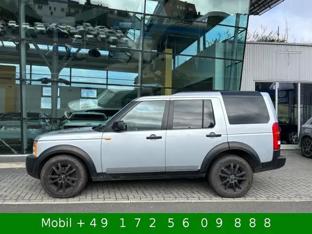 Land Rover Discovery 3 view 2