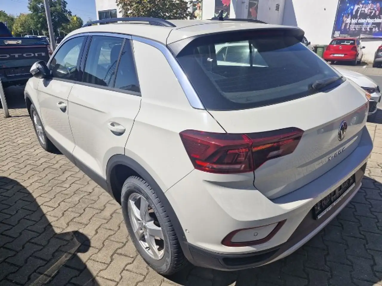 Volkswagen T-Roc 1,5 TSI Life 8-fach bereift Kamera — photo 4