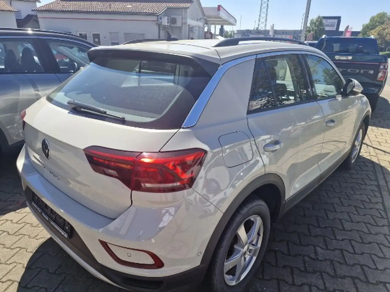 Volkswagen T-Roc 1,5 TSI Life 8-fach bereift Kamera — photo 3