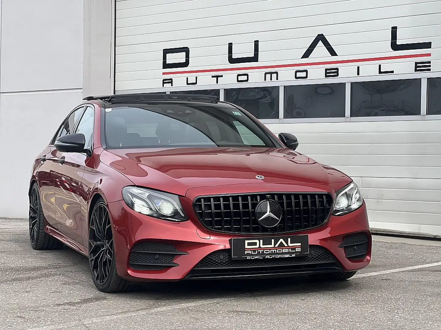 Mercedes-Benz E 220 d Aut./AMG-LINE/PANO/LED/360°/HEAD-UP/20" Rouge - 2