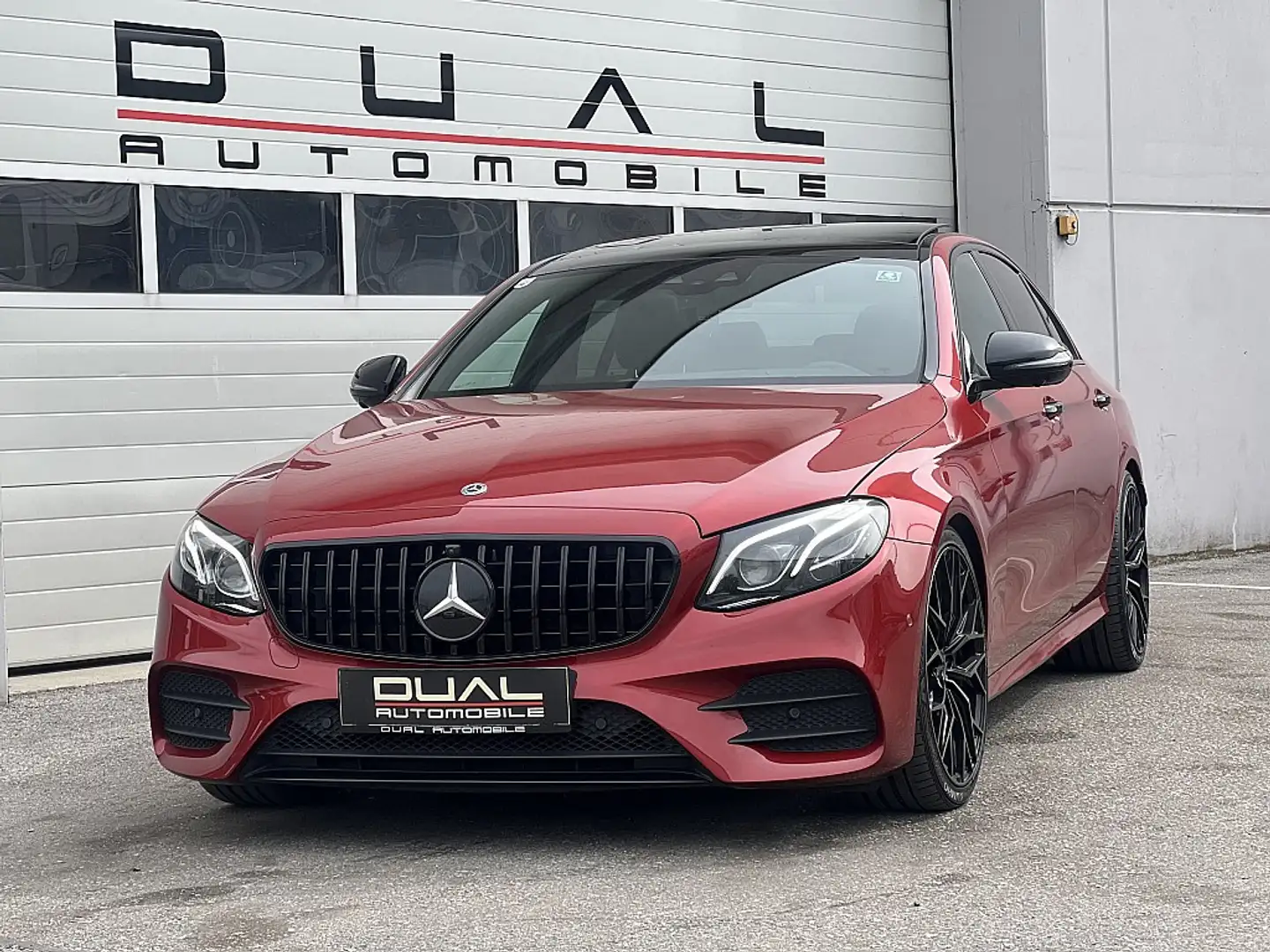 Mercedes-Benz E 220 d Aut./AMG-LINE/PANO/LED/360°/HEAD-UP/20" Rouge - 1