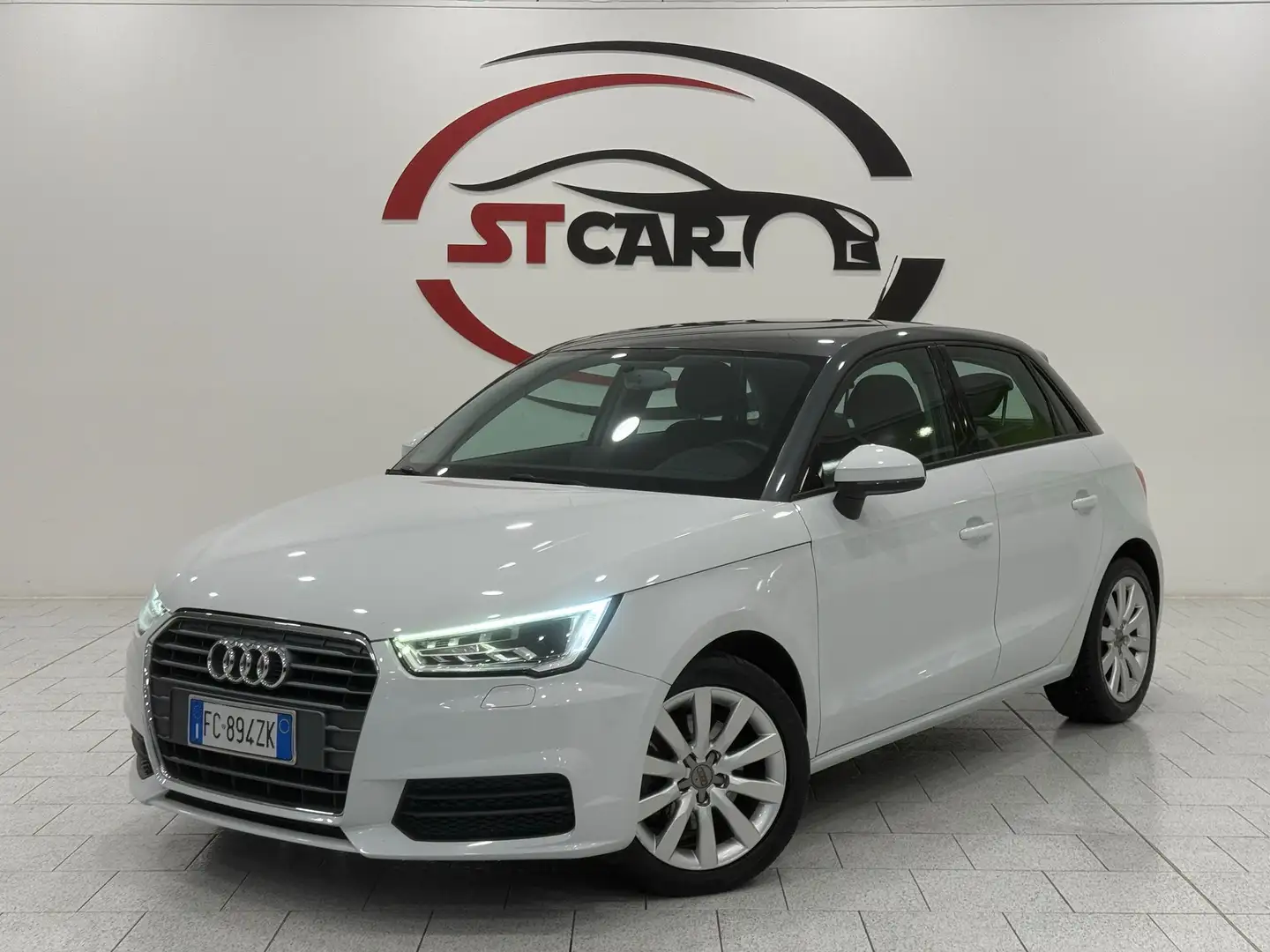 Audi A1 Sportback 1.6 tdi Metal Plus 116cv Blanc - 1