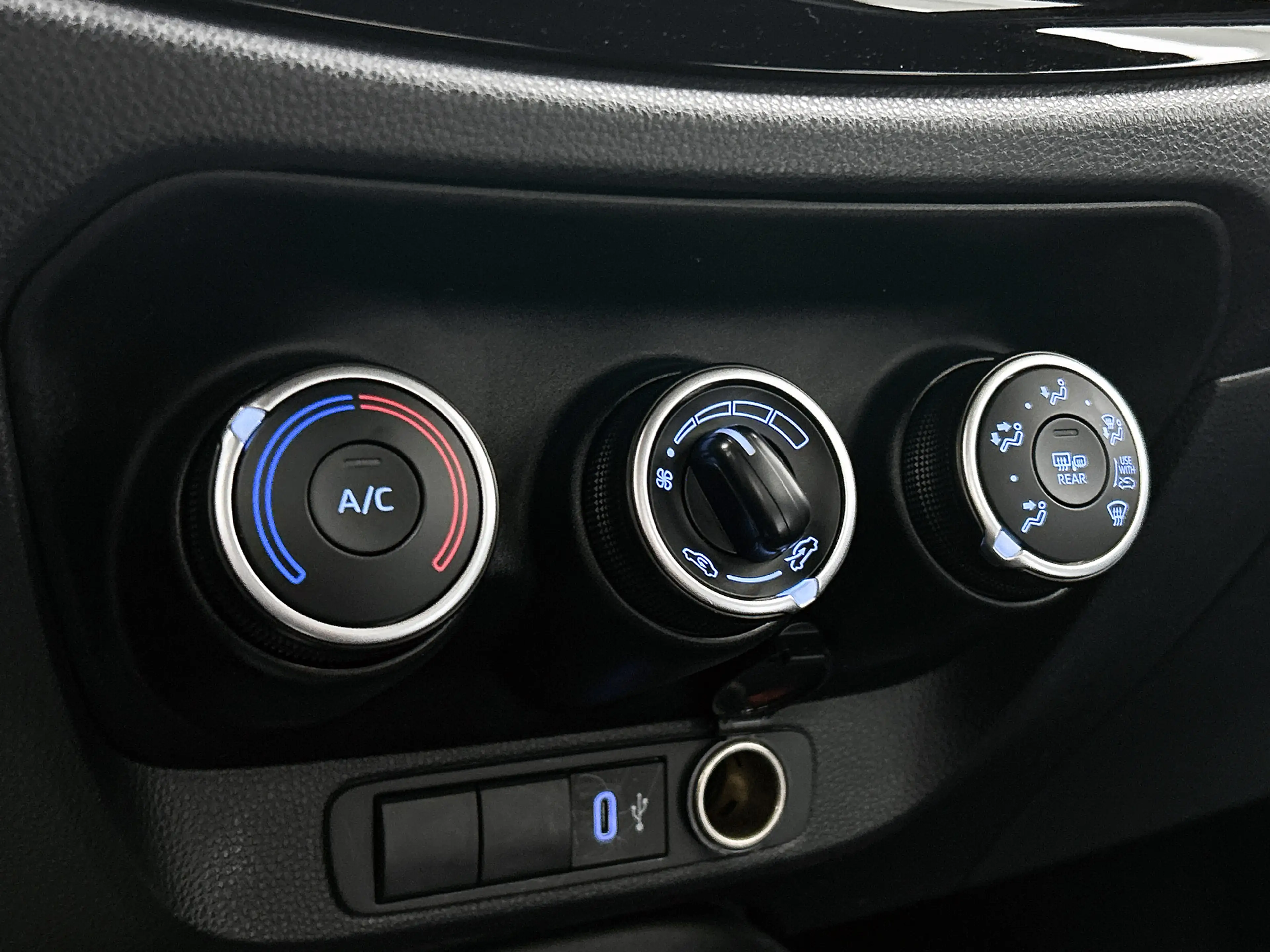 Toyota Aygo X 1.0 VVT-i MT Play | BTW voertuig | Dealer onderhou — photo 11
