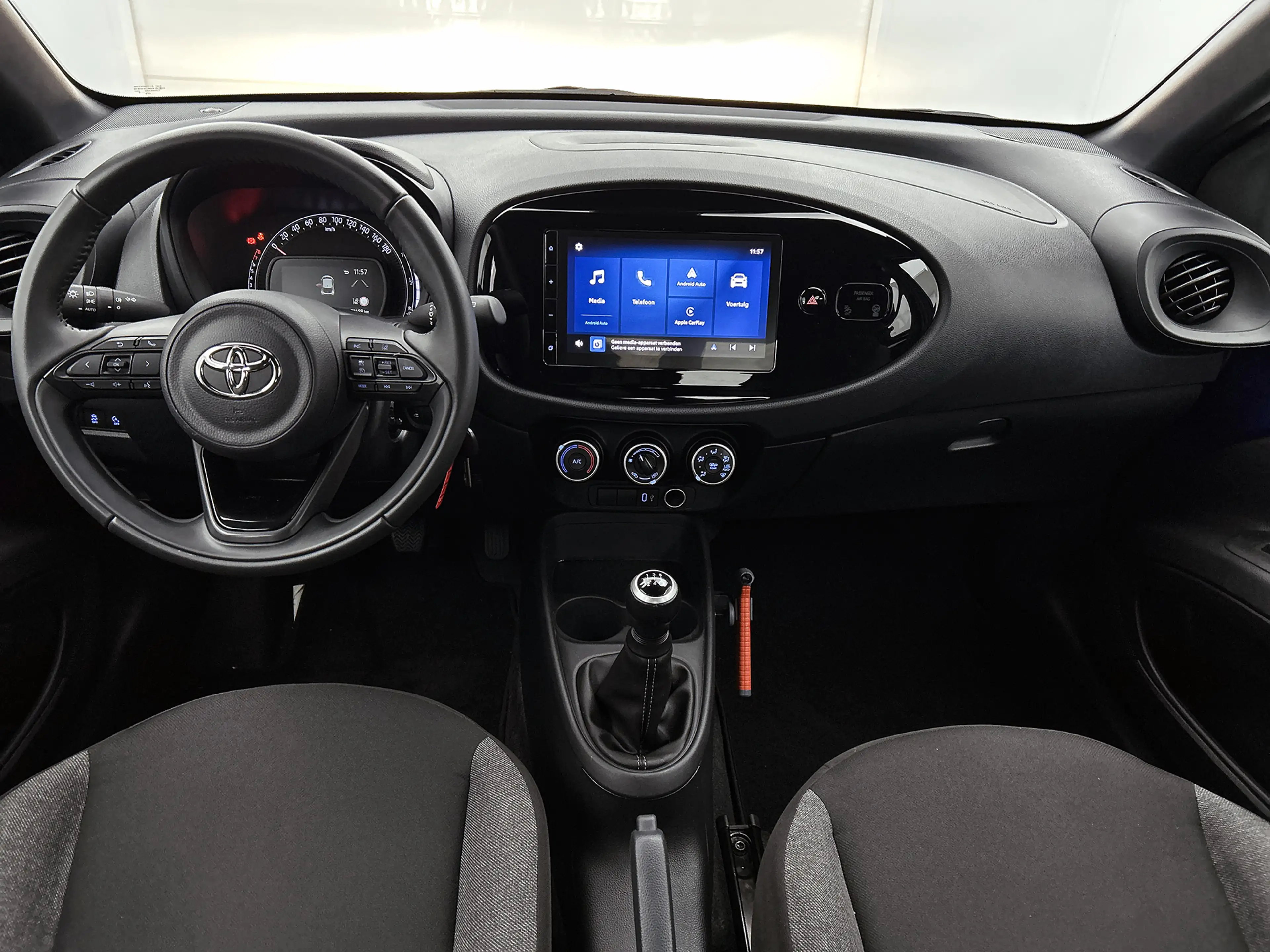 Toyota Aygo X 1.0 VVT-i MT Play | BTW voertuig | Dealer onderhou — photo 4