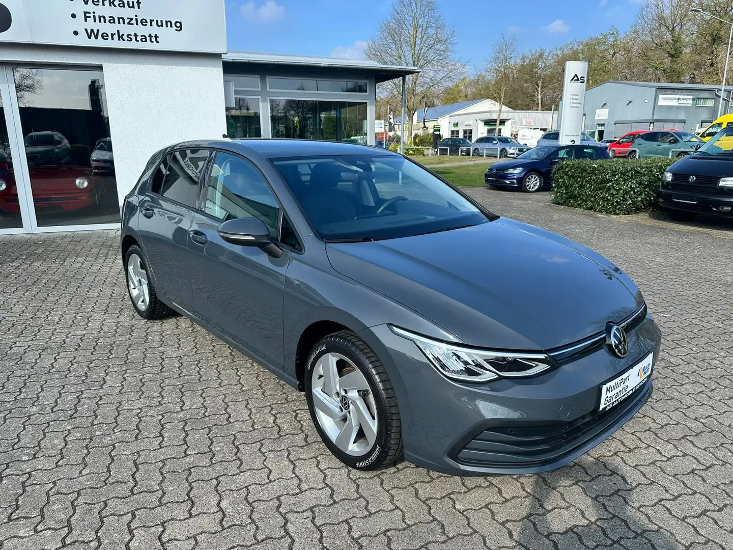 Volkswagen Golf VIII 1.0 TSI Life Navi App R.Kamera LED Gris - 1