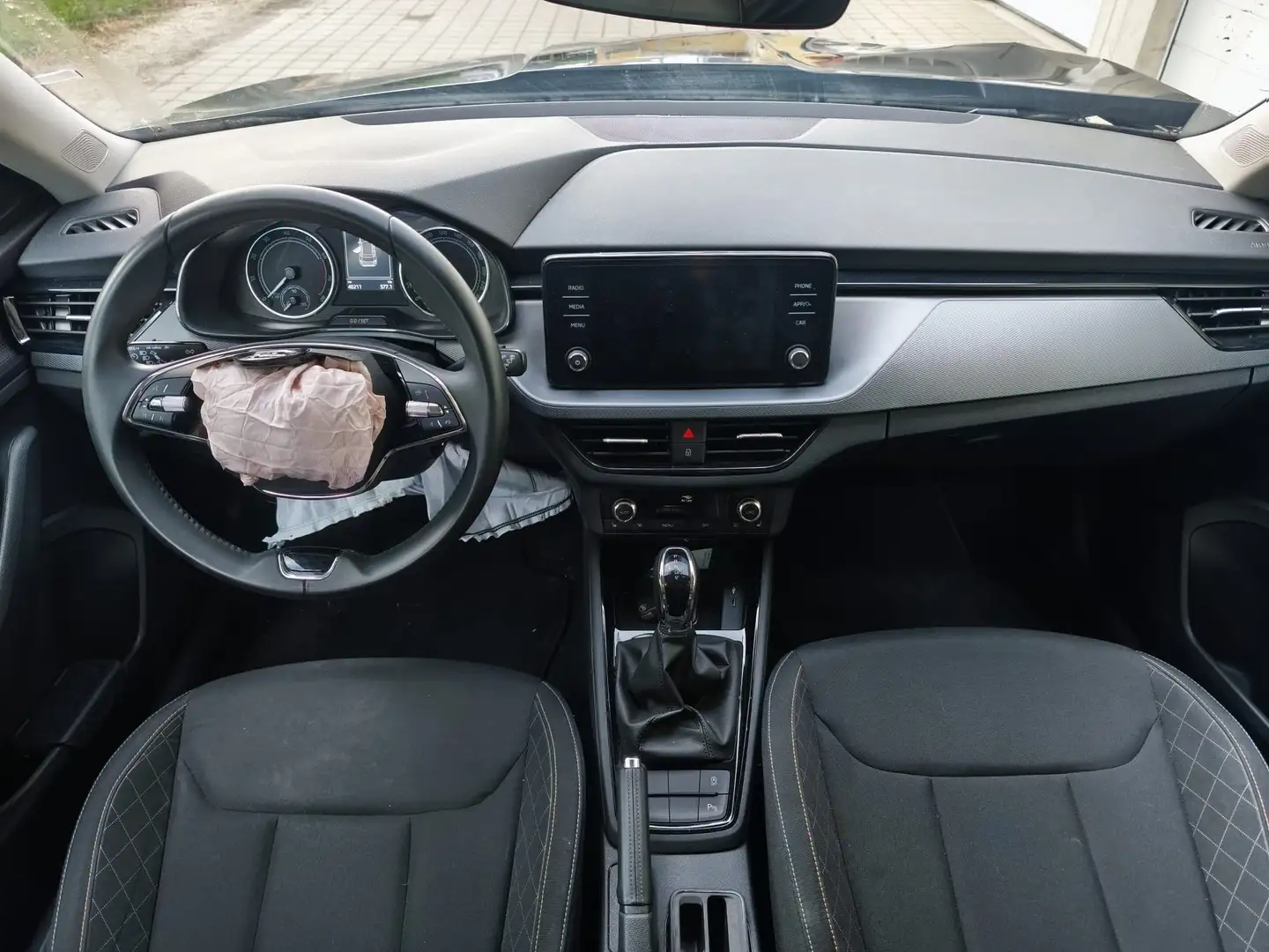 Skoda Kamiq 1,0 TSI Ambition DSG Schwarz - 2