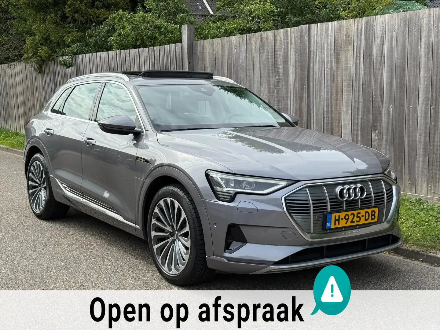 Audi e-tron E-tron 55 quattro advanced 95 kWh PANO NAP BTW! Grijs - 2