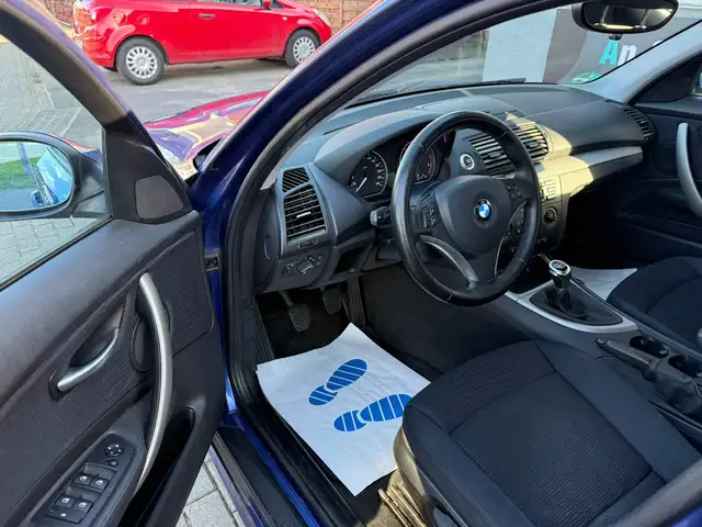 BMW 1 Series view 13