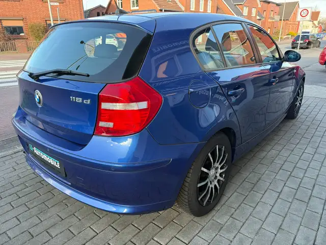 BMW 1 Series view 5