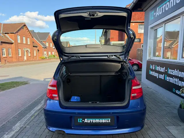 BMW 1 Series view 8
