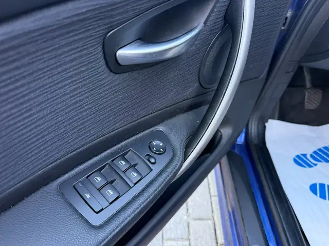 BMW 1 Series view 12