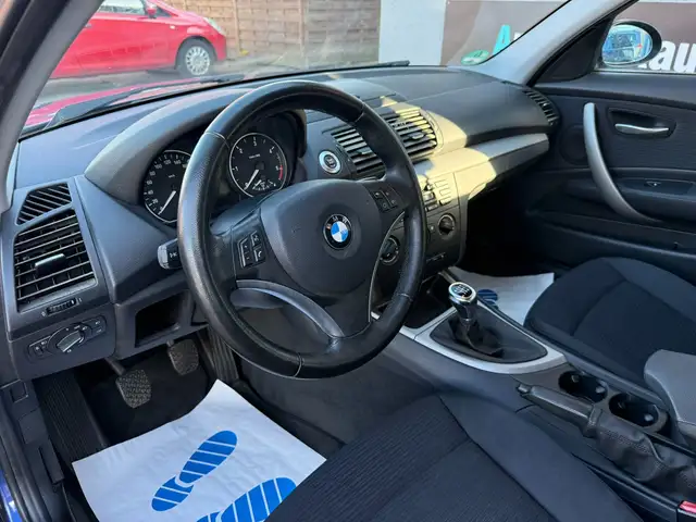 BMW 1 Series view 14