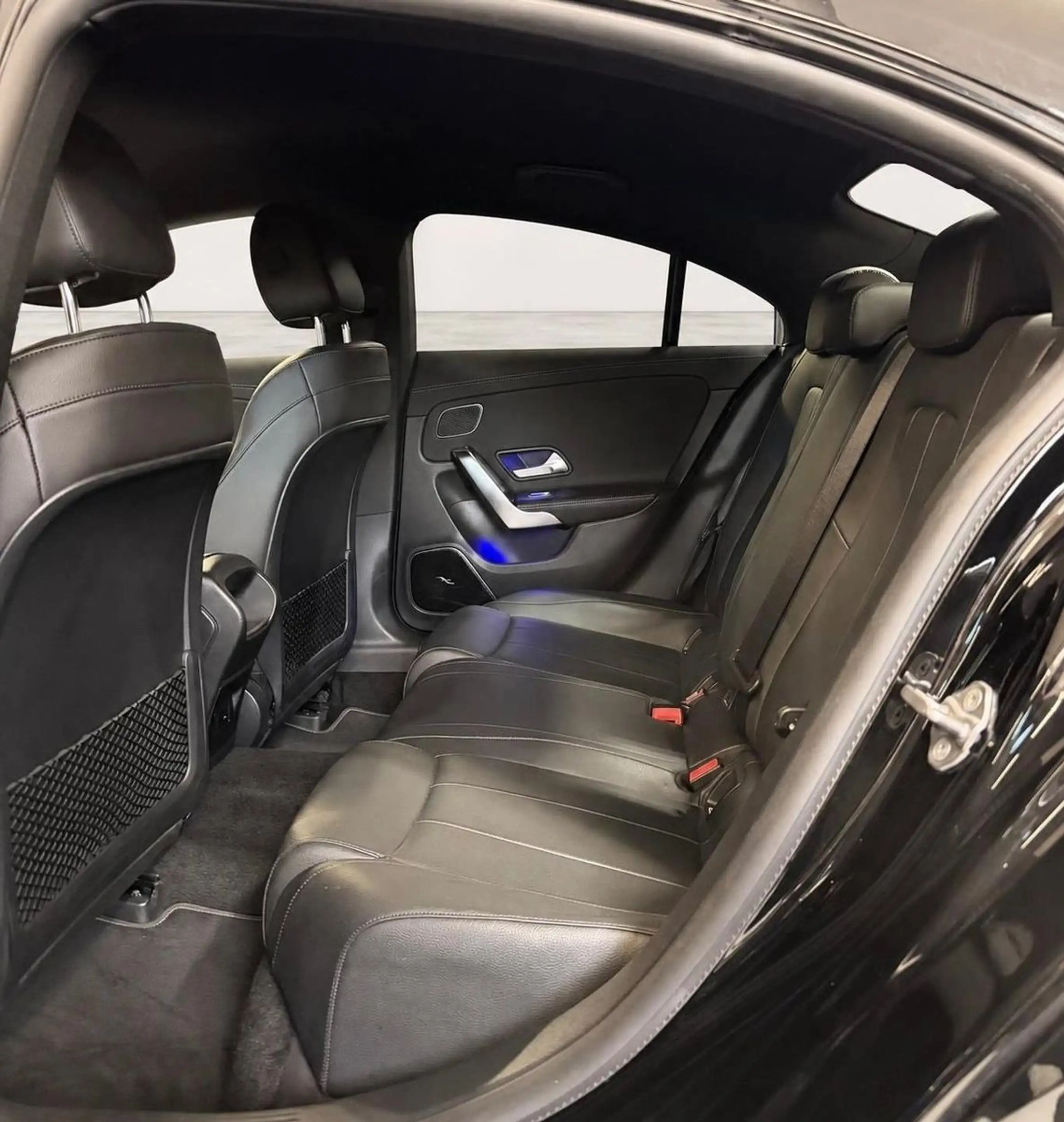 Mercedes-Benz CLA 220 d BURMESTER/NIGHT/KAMERA/LEDER/AMBIENTE — photo 13
