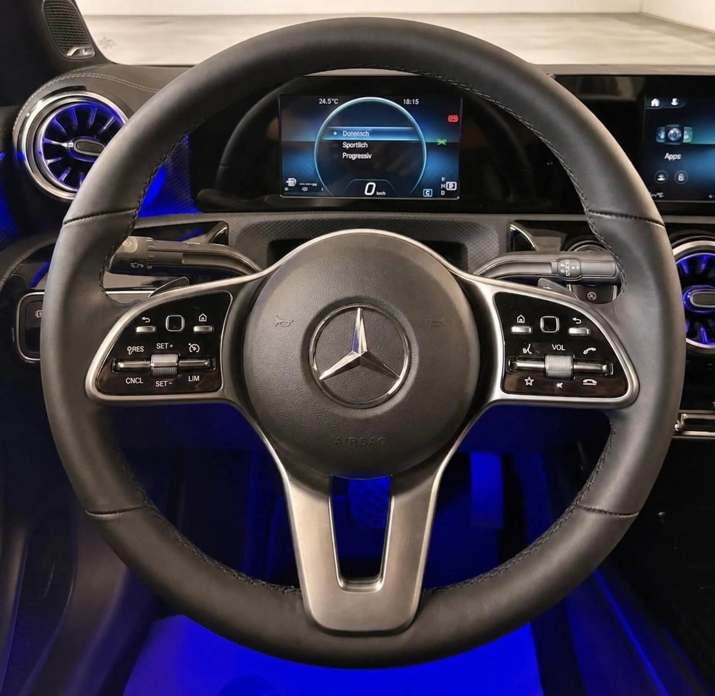 Mercedes-Benz CLA 220 d BURMESTER/NIGHT/KAMERA/LEDER/AMBIENTE — photo 15