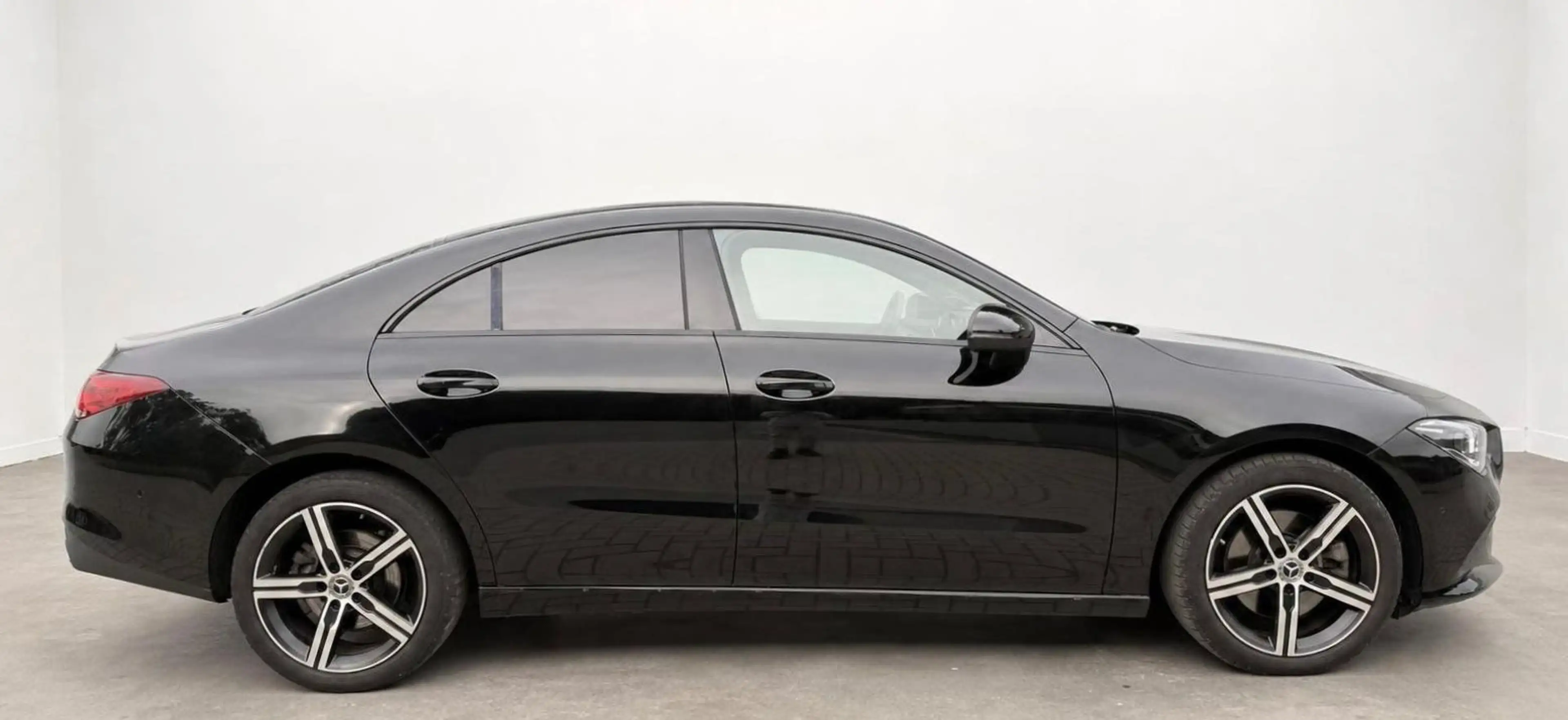 Mercedes-Benz CLA 220 d BURMESTER/NIGHT/KAMERA/LEDER/AMBIENTE — photo 6