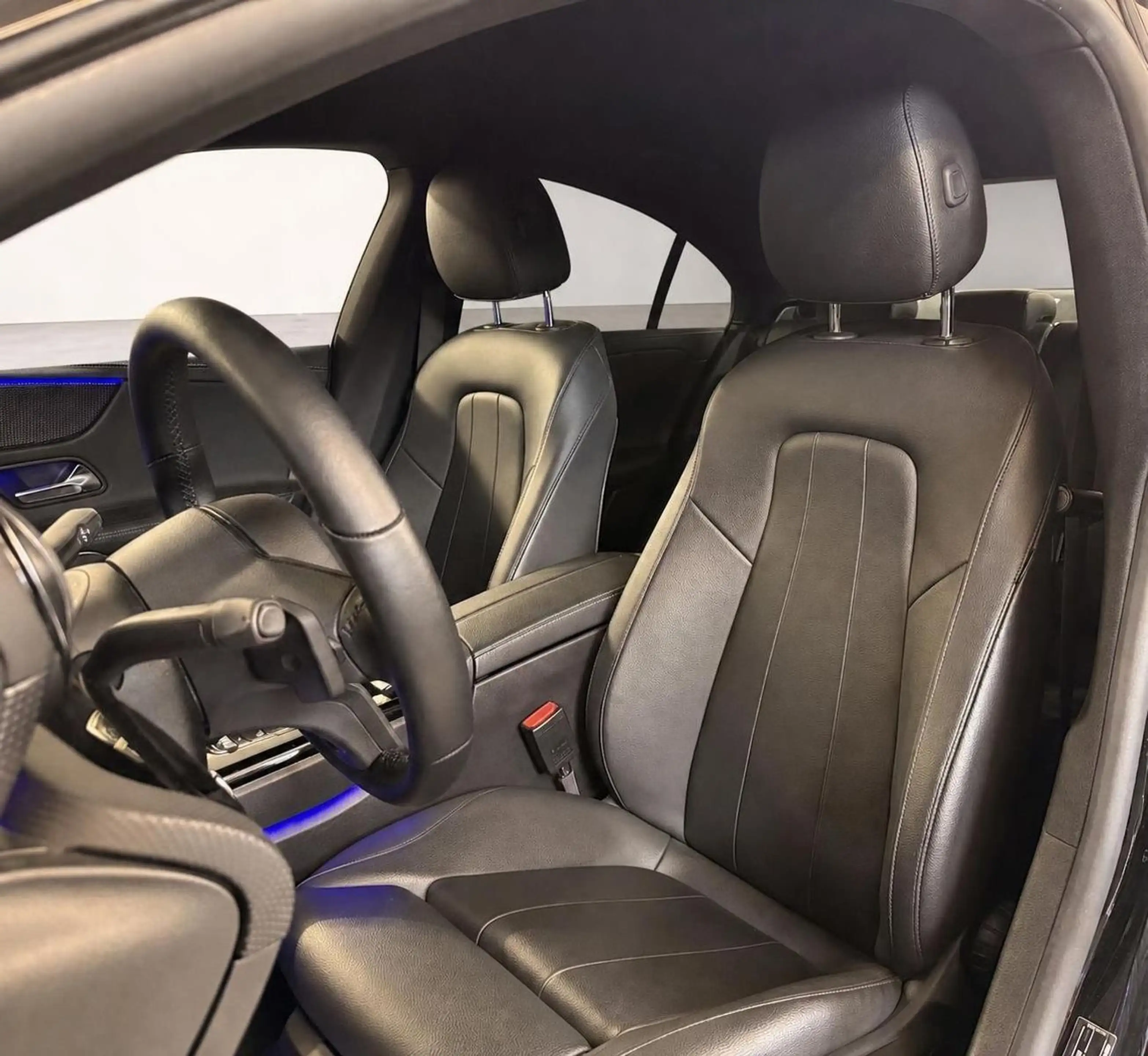 Mercedes-Benz CLA 220 d BURMESTER/NIGHT/KAMERA/LEDER/AMBIENTE — photo 11