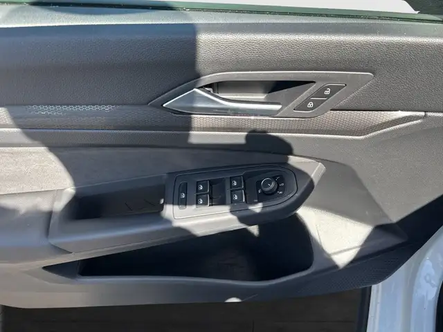 Volkswagen Golf view 22