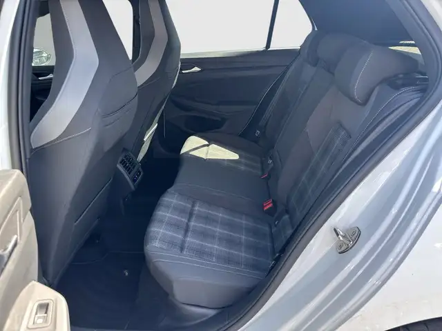 Volkswagen Golf view 19