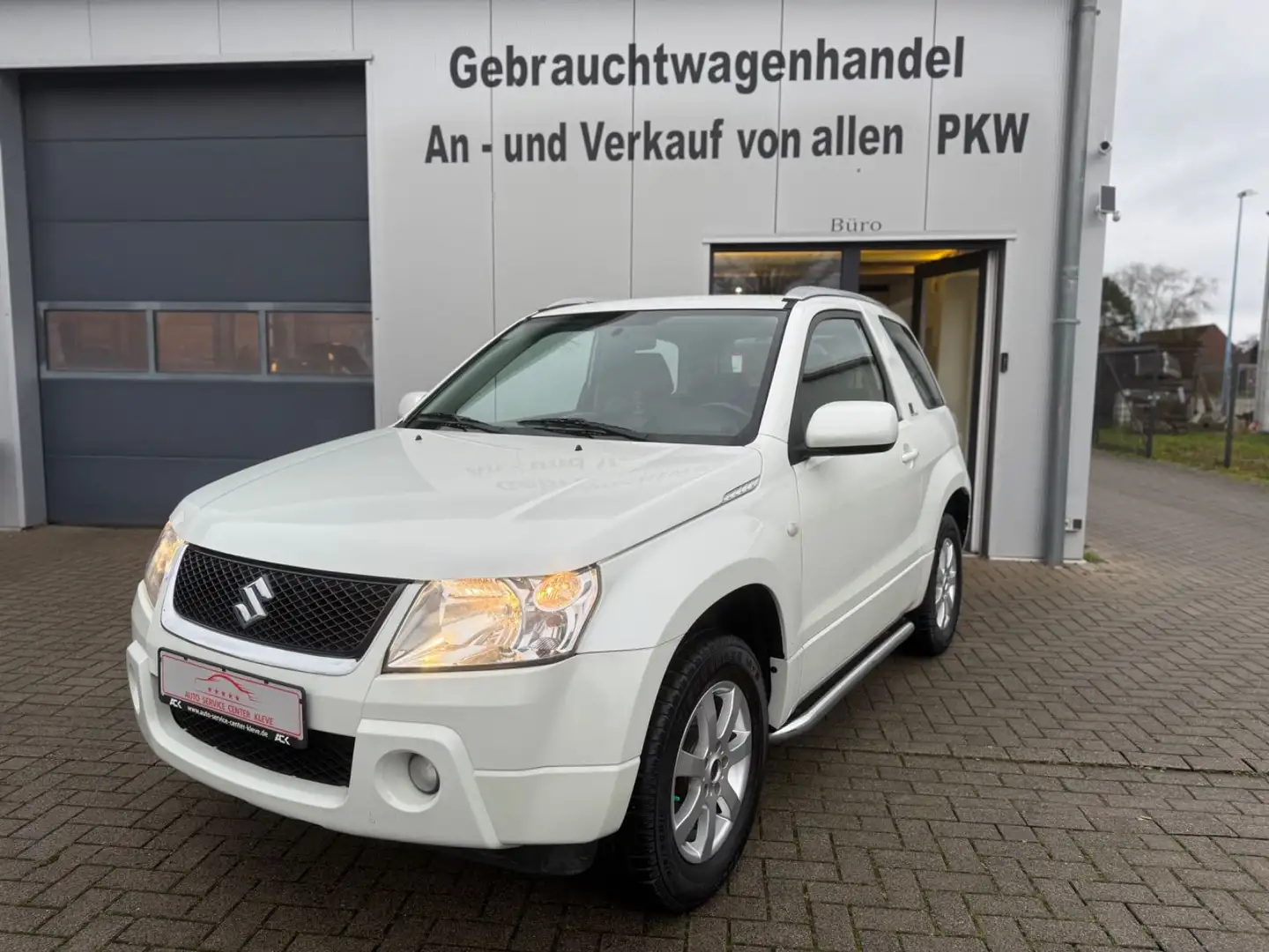 Suzuki Grand Vitara 1.6 Black and White*LEDER*SHZ*4WD Blanc - 1