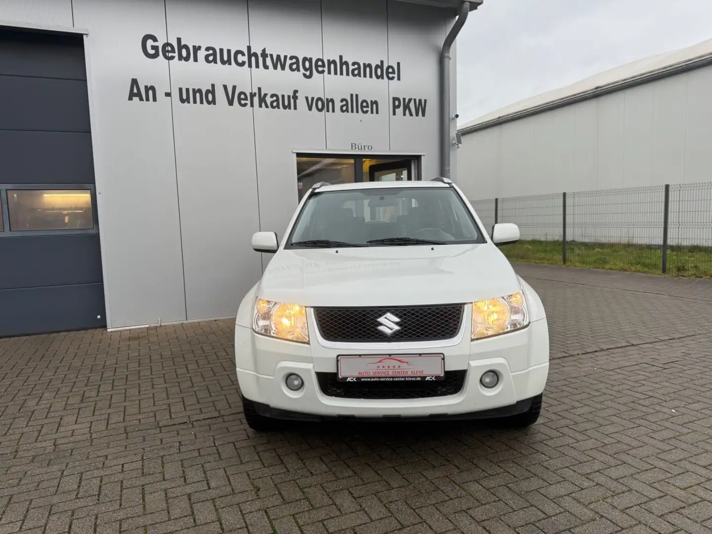 Suzuki Grand Vitara 1.6 Black and White*LEDER*SHZ*4WD Blanc - 2