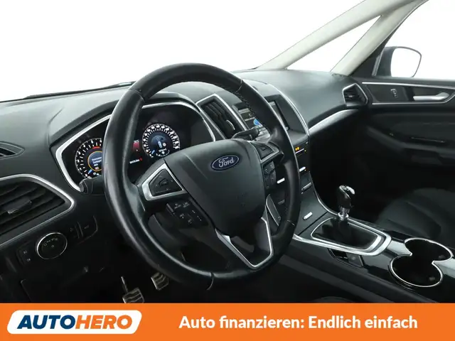 Ford S-Max view 11