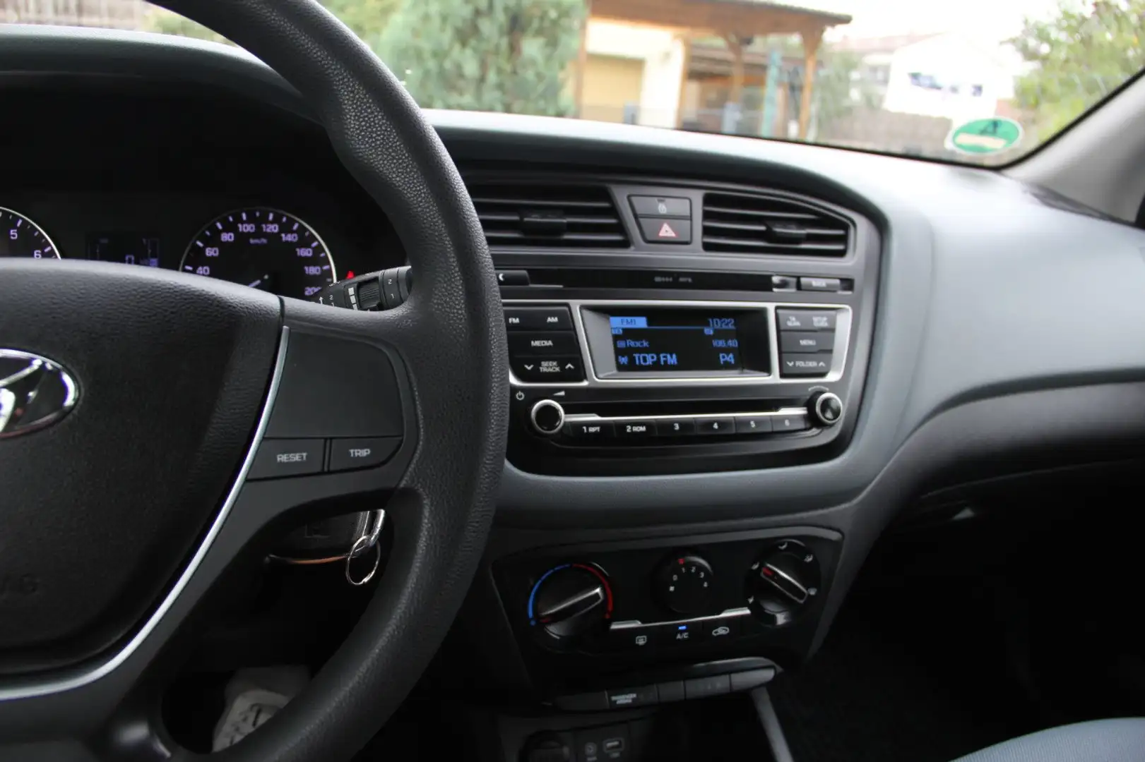 Hyundai i20 Classic KLIMA Schwarz - 2