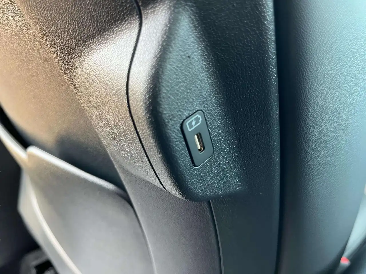 Kia Niro снимка Kia Niro