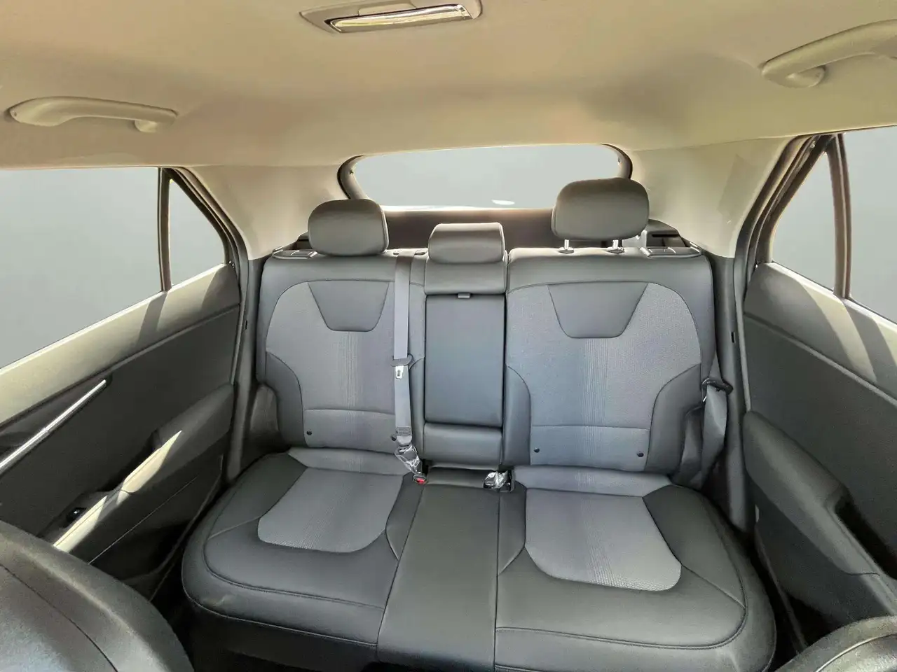 Kia Niro снимка Kia Niro