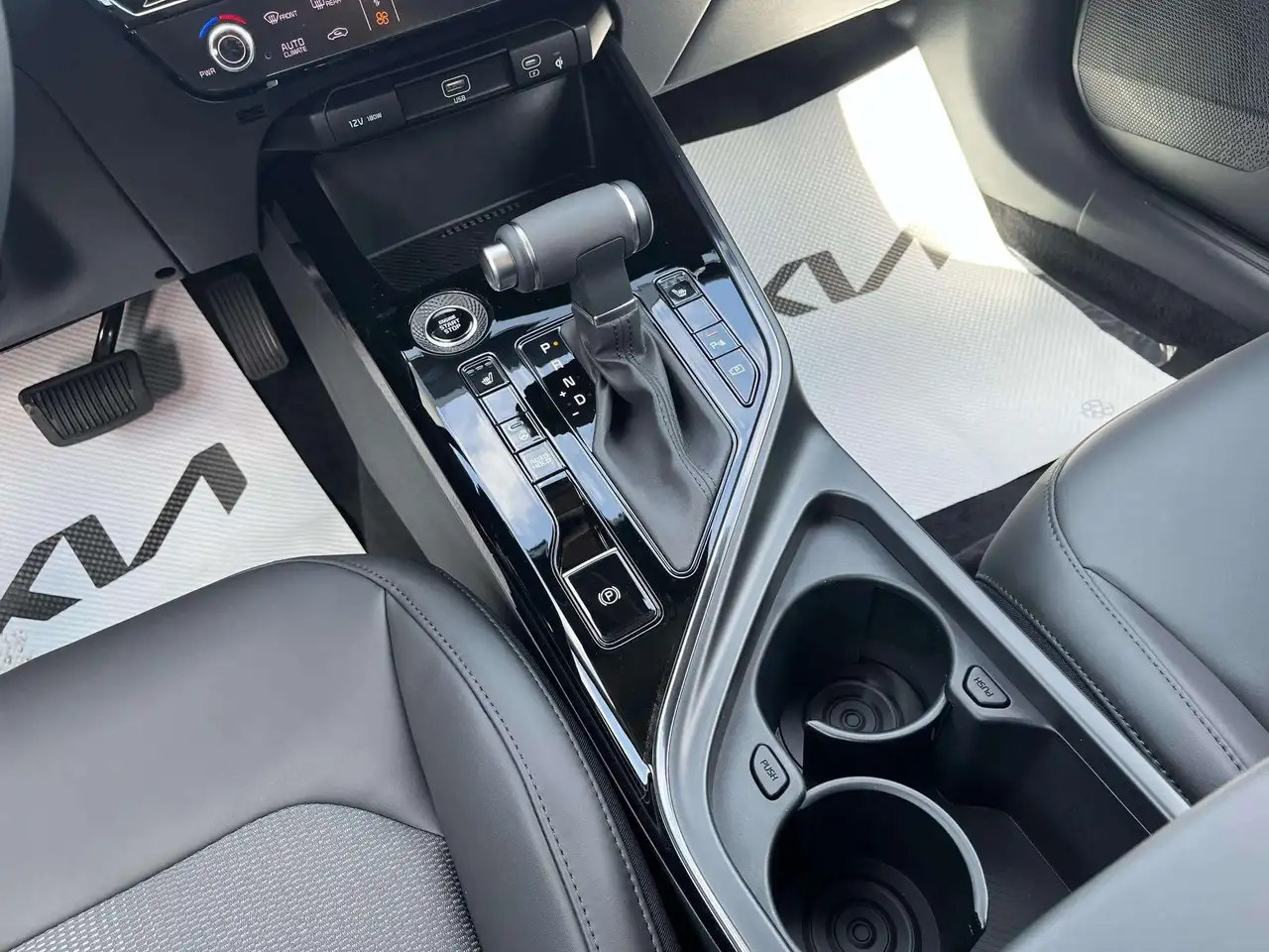 Kia Niro снимка Kia Niro