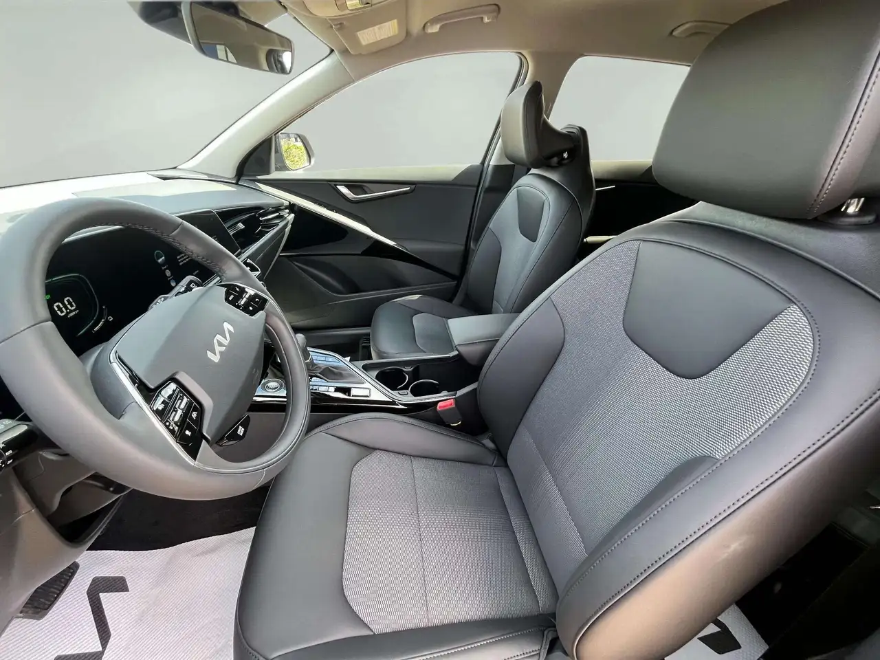 Kia Niro снимка Kia Niro