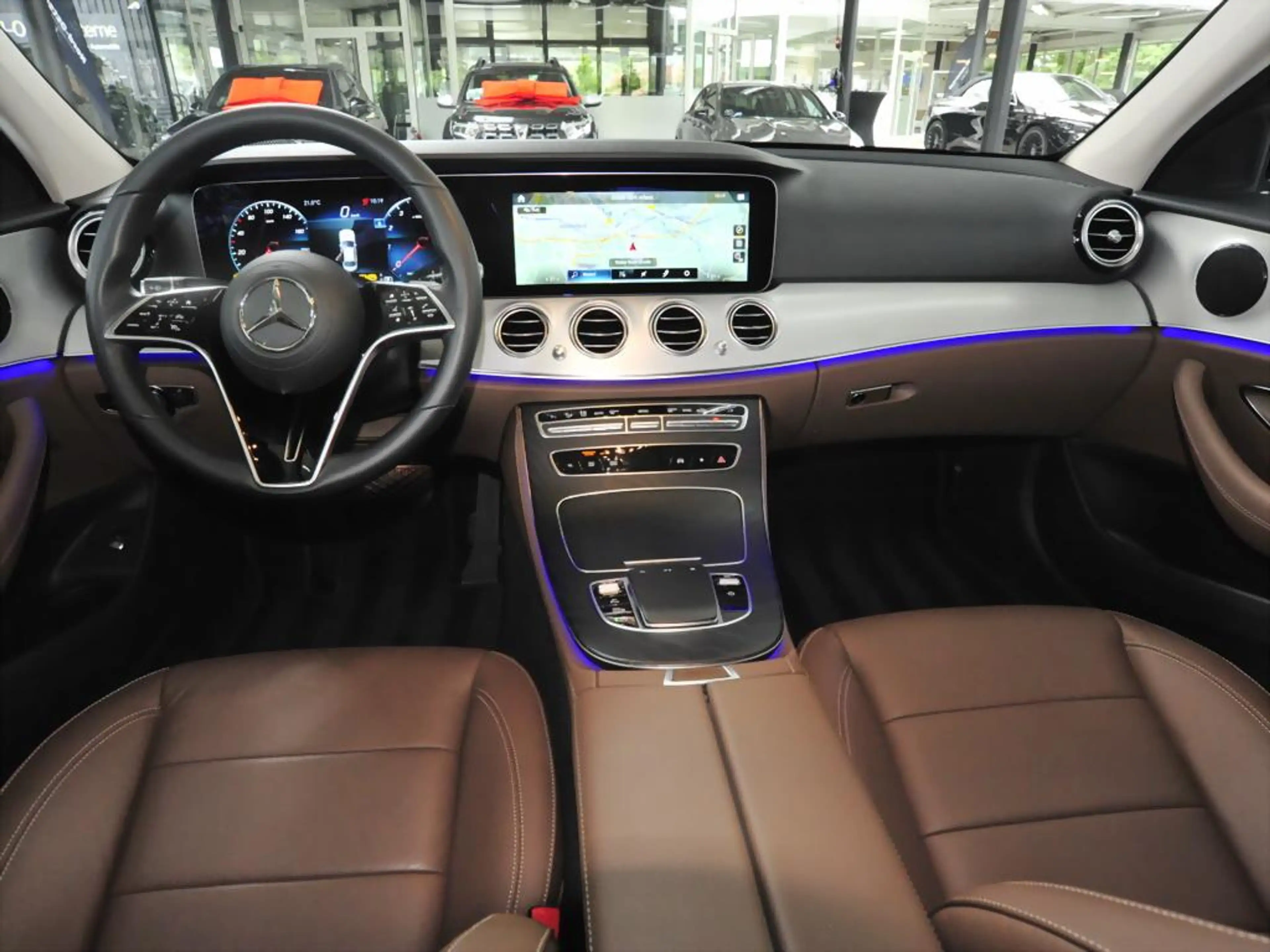 Mercedes-Benz E 450 4M AVANTGARDE 360 ACC PDC MULTIBEAM PANO — photo 14