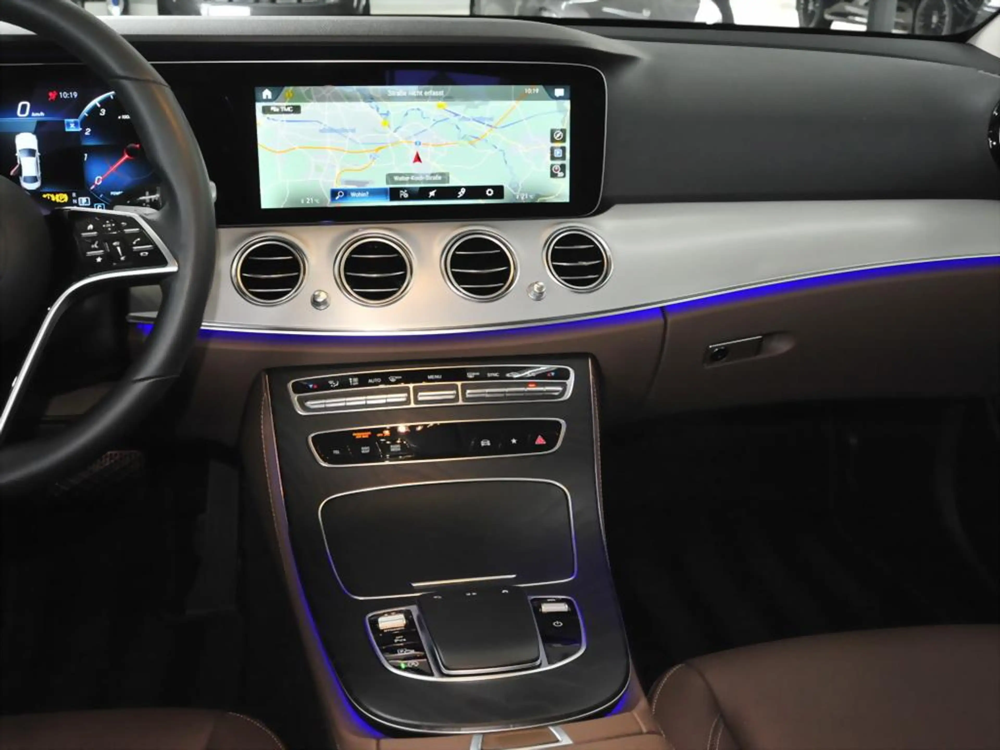 Mercedes-Benz E 450 4M AVANTGARDE 360 ACC PDC MULTIBEAM PANO — photo 11