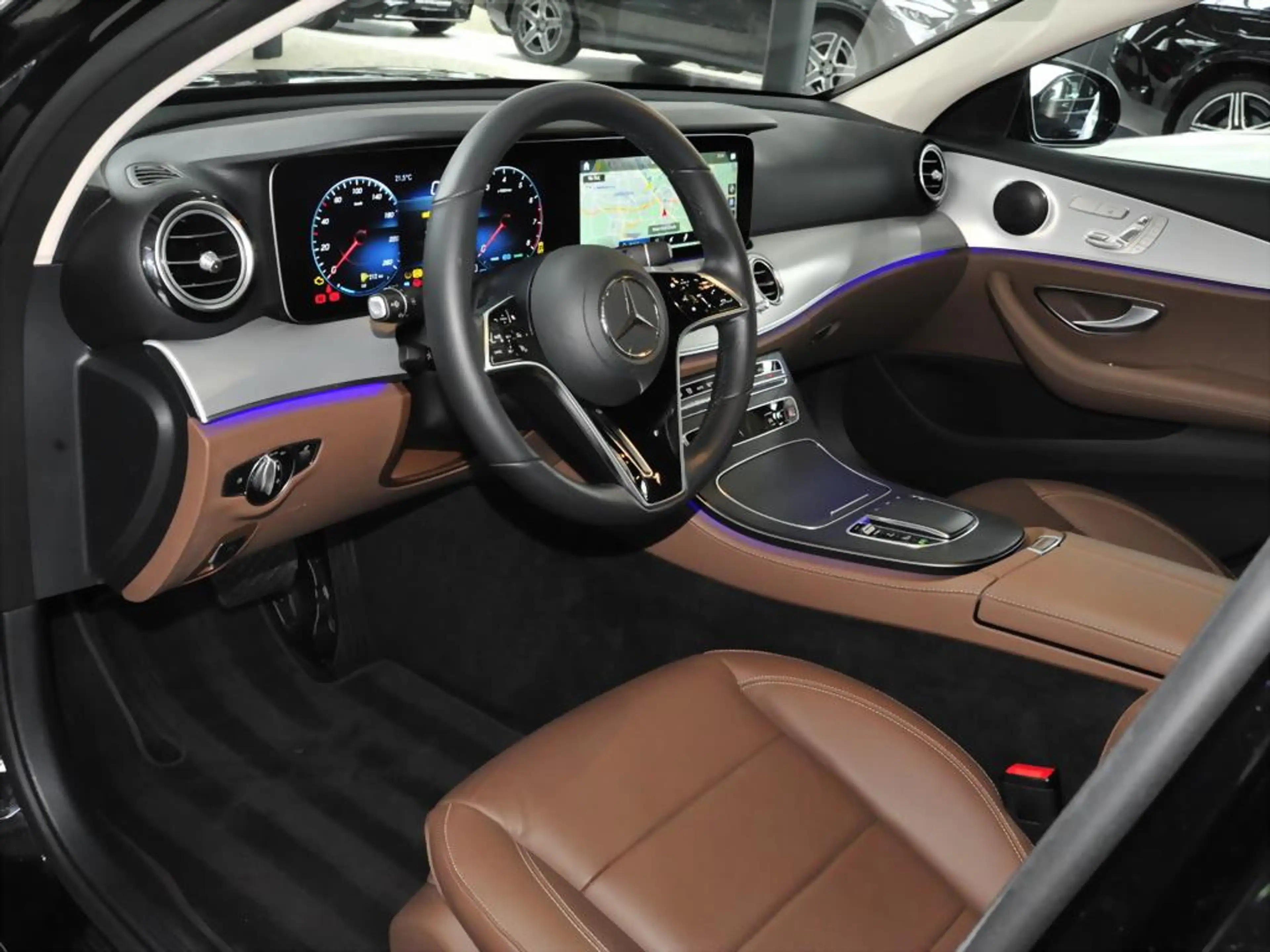 Mercedes-Benz E 450 4M AVANTGARDE 360 ACC PDC MULTIBEAM PANO — photo 9