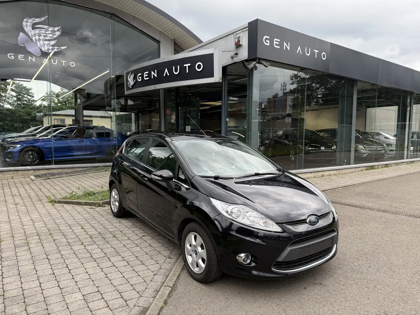 Ford Fiesta 1.6 TDCi Titanium Radar de Recul Bluetooth Zwart - 1