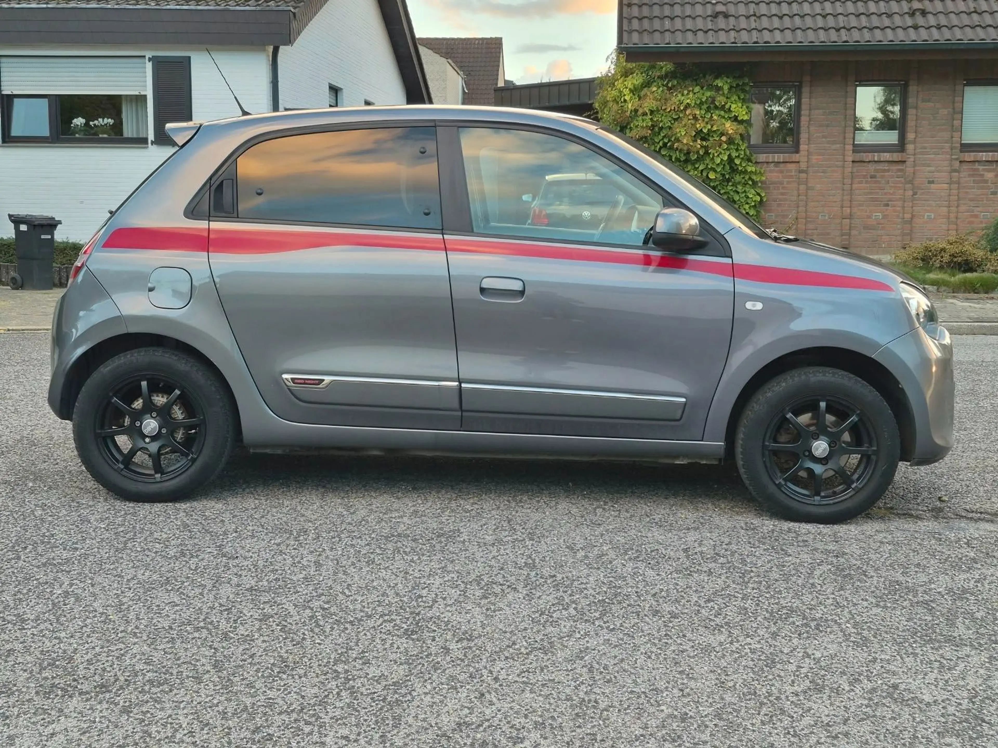 Renault Twingo Intens*Red Night*Wenig Km — photo 5