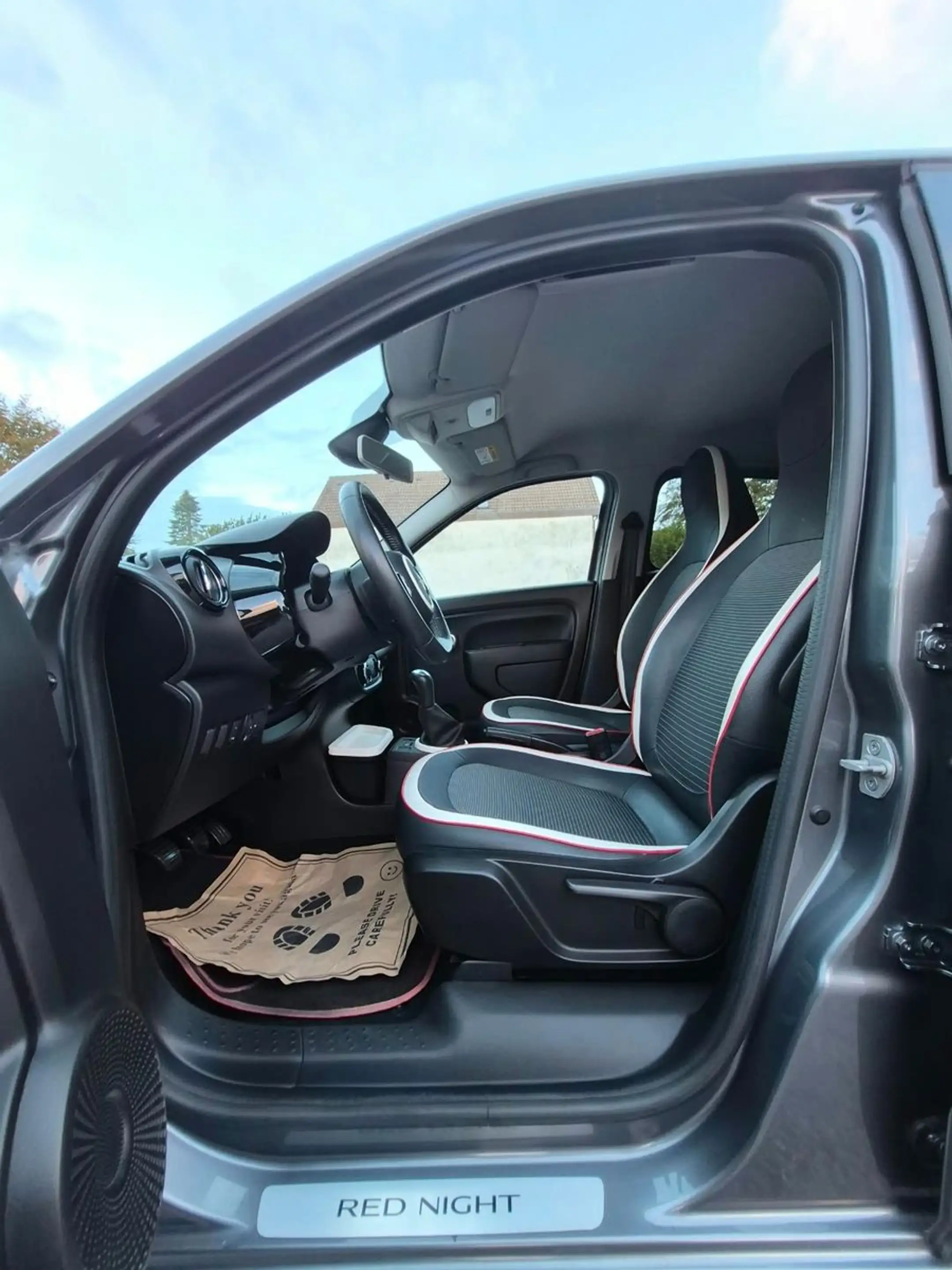 Renault Twingo Intens*Red Night*Wenig Km — photo 13