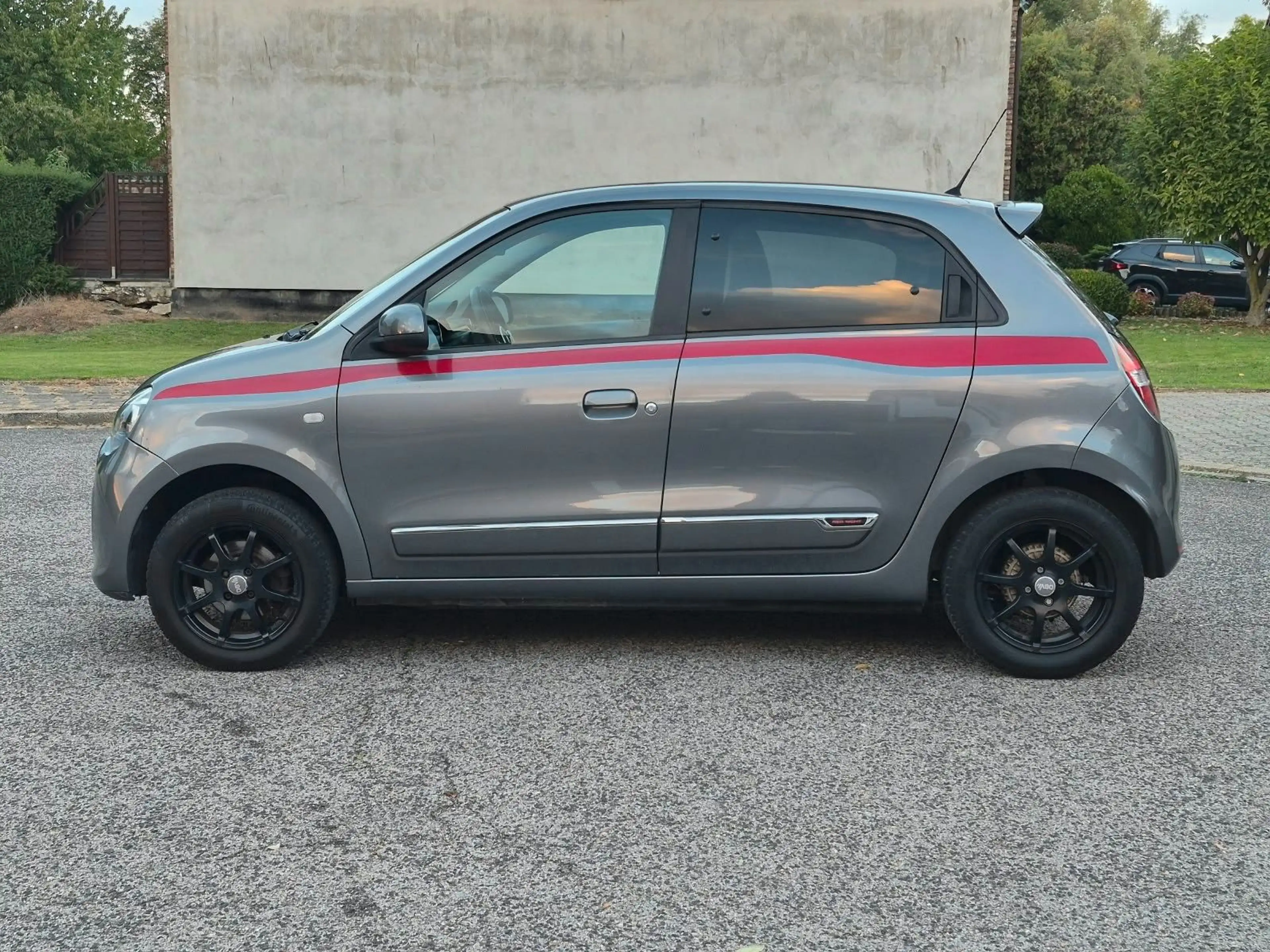 Renault Twingo Intens*Red Night*Wenig Km — photo 8